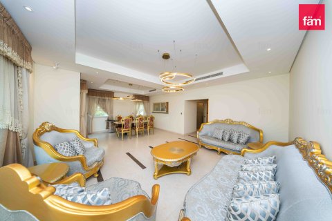 Rijtjeshuis te huur in Al Furjan, Dubai, VAE 3 slaapkamers, 229.6 vr.m., nr 722369 - foto 15