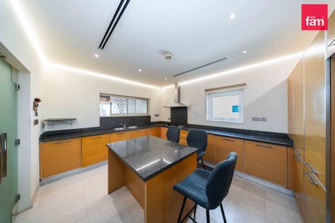 Rijtjeshuis te huur in Al Furjan, Dubai, VAE 3 slaapkamers, 229.6 vr.m., nr 722369 - foto 17