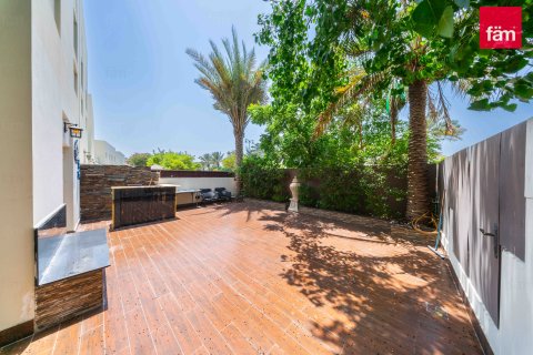 Rijtjeshuis te huur in Al Furjan, Dubai, VAE 3 slaapkamers, 229.6 vr.m., nr 722369 - foto 9