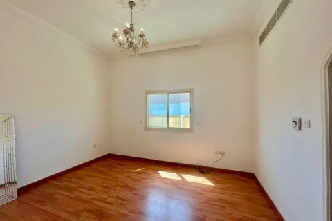 Vila v Al Barsha, Dubai, SAE 6 ložnice, 1393.5 m² Č.: 637537 - fotografie 25