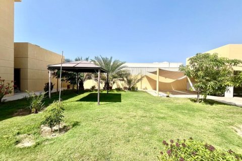 Vila v Al Barsha, Dubai, SAE 6 ložnice, 1393.5 m² Č.: 637537 - fotografie 11