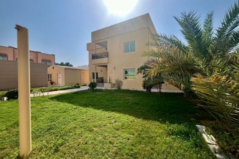 Vila v Al Barsha, Dubai, SAE 6 ložnice, 1393.5 m² Č.: 637537 - fotografie 14