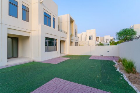 Rijtjeshuis in Reem, Dubai, VAE 4 slaapkamers, 351 vr.m. nr 723291