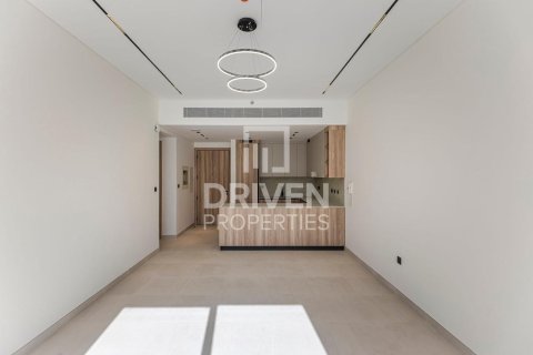 Lägenhet till försäljning i Dubai Studio City, Dubai, UAE 2 sovrum, 126 kvm Nr. 682974 - fotografi 1