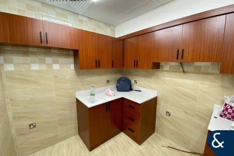 Townhouse in Jumeirah Village Circle, Dubai, UAE 3 bedrooms, 308 sq.m. № 688681 - photo 6