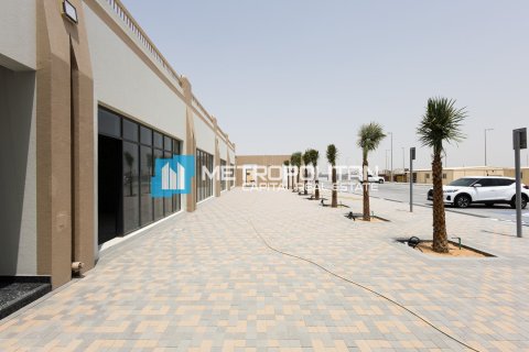Winkel te huur in Khalifa City, Abu Dhabi, VAE 58.6 vr.m., nr 687182 - foto 16