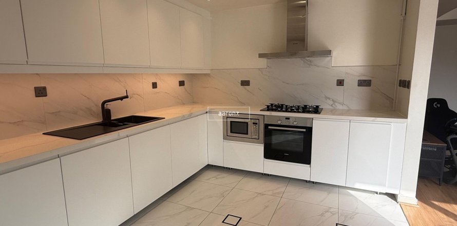 Villa a The Springs, Dubai, EAU 3 camere da letto, 243 mq. № 630826