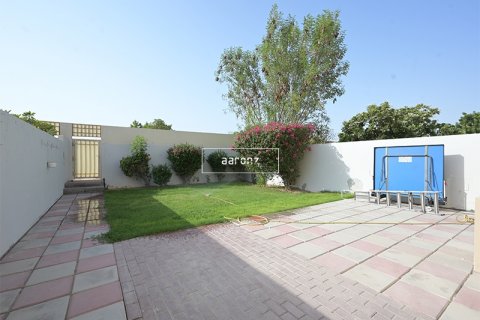 Villa te huur in The Springs, Dubai, VAE 3 slaapkamers, 243 vr.m., nr 630826 - foto 10