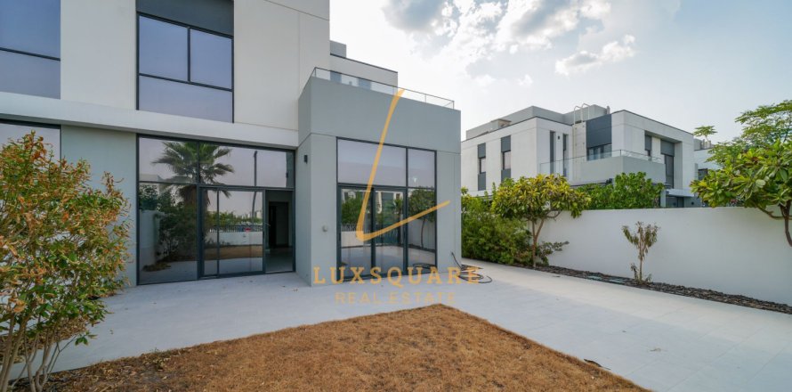 וילה ב Al Furjan, Dubai, איחוד האמירויות 4 חדרי שינה, 360 מ"ר מספר 758269