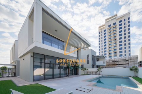 Вилла Al Furjan, Дубай, БАӘ-да 4 жатын бөлмелер, 570 м² № 708657 - фото 2