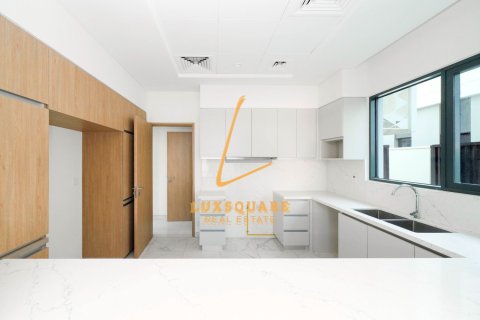 Вилла Al Furjan, Дубай, БАӘ-да 4 жатын бөлмелер, 570 м² № 708657 - фото 8
