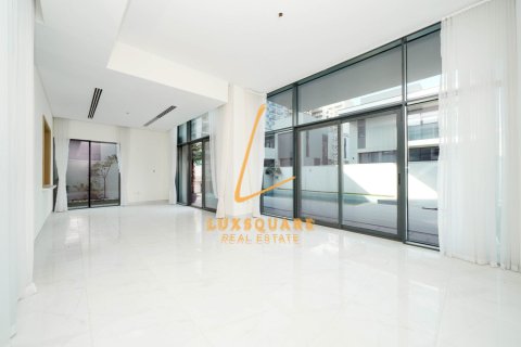 Вилла Al Furjan, Дубай, БАӘ-да 4 жатын бөлмелер, 570 м² № 708657 - фото 3