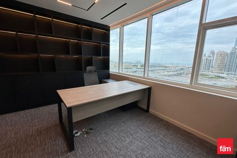 Biuro do wynajęcia w Dubai, ZEA 93.4 mkw., nr 719097 - zdjęcie 11