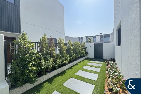 Vila di Dubai Land, Dubai, UEA 4 kamar tidur, 231 m2 nomor 668178 - foto 25