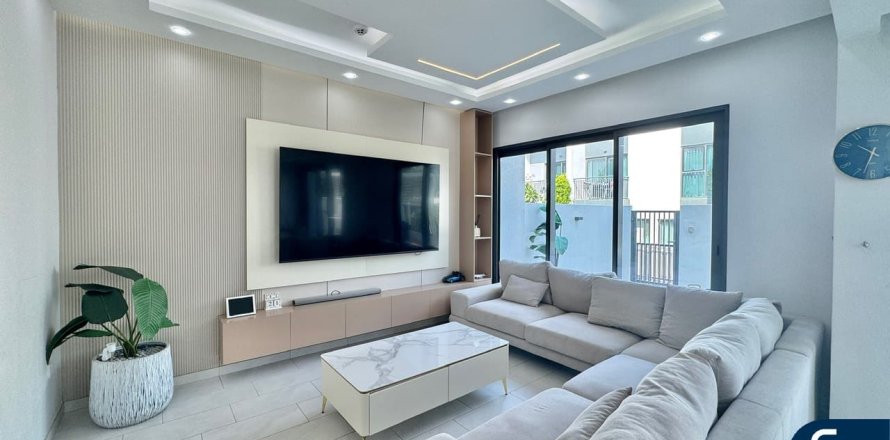 Вилла Dubai Land, Дубай, БАӘ-да 4 жатын бөлмелер, 231 м² № 668178