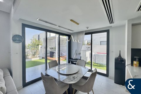 Vila di Dubai Land, Dubai, UEA 4 kamar tidur, 231 m2 nomor 668178 - foto 3