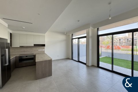 Σπίτι σε Mudon, Dubai, ΗΑΕ 3 υπνοδωμάτια, 206 τ.μ. Αρ. 668175 - φωτογραφία 4