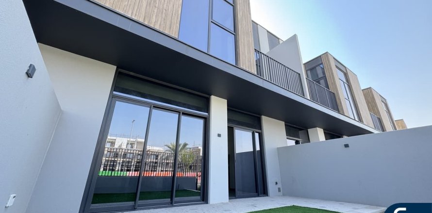 טאונהאוס ב Mudon, Dubai, איחוד האמירויות 3 חדרי שינה, 206 מ"ר מספר 668175