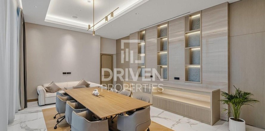 Apartment in Dubai Internet City, UAE 4 bedrooms, 447.33 sq.m. № 746004