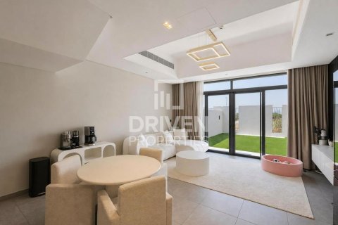 Villetta a schiera in vendita a Mohammed Bin Rashid City, Dubai, EAU 2 camere da letto, 130.99 mq. № 767251 - foto 2