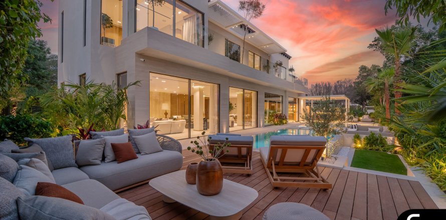 Villa em Jumeirah Golf Estates, Dubai, EAU 6 quartos, 818 m2 № 685091