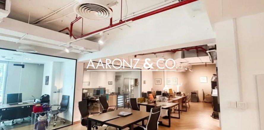 Oficina en Business Bay, Dubai, EAU 141.8 m² № 640224