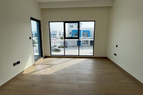 Casa urbana para venda em Damac Lagoons, Dubai, EAU 5 quartos, 144 m2 № 679469 - foto 11
