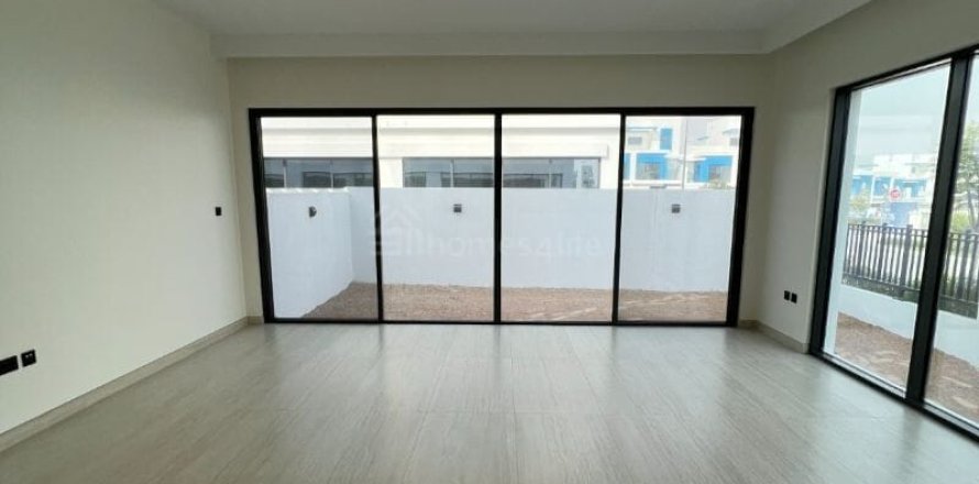 Casa urbana em Damac Lagoons, Dubai, EAU 5 quartos, 144 m2 № 679469