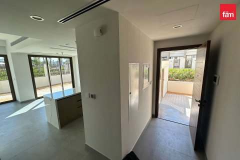 Řadový dům v Dubai, SAE 4 ložnice, 245.6 m² Č.: 634850 - fotografie 1