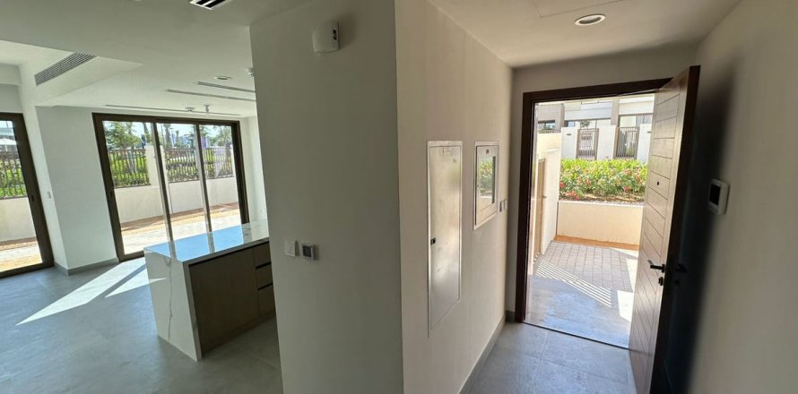 Řadový dům v Dubai, SAE 4 ložnice, 245.6 m² Č.: 634850