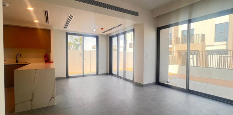 Kuća u nizu u gradu Dubai, UAE 4 spavaće sobe, 245.6 m2 Br. 634850
