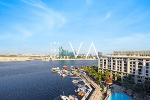 Apartment in Bur Dubai, UAE 2 bedrooms, 345.63 sq.m. № 637697 - photo 2