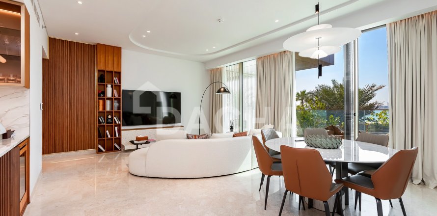 Apartment in Palm Jumeirah, Dubai, UAE 3 bedrooms, 177 sq.m. № 706488