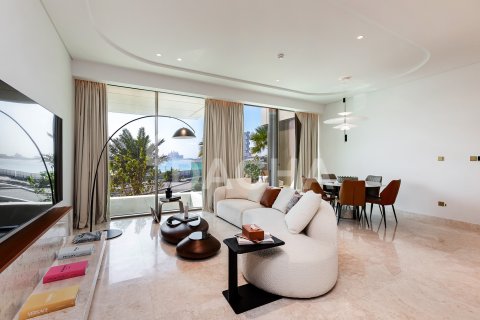 Apartment in Palm Jumeirah, Dubai, UAE 3 bedrooms, 177 sq.m. № 706488 - photo 2