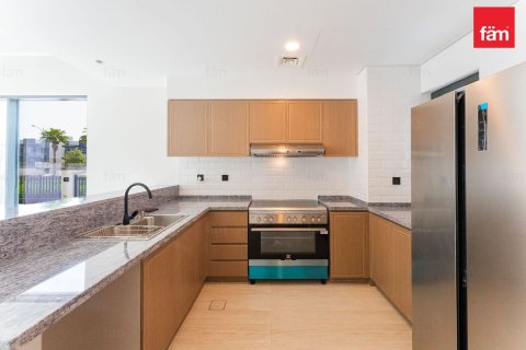 Rijtjeshuis te huur in Dubai, VAE 5 slaapkamers, 258 vr.m., nr 763058 - foto 8