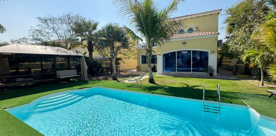 Вилла Jumeirah Park, Дубай, БАӘ-да 4 жатын бөлмелер, 471.01 м² № 751089