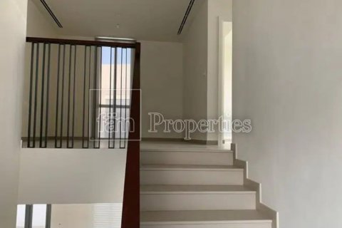Müüa villa asukohaga Dubai, AÜE: 4 magamistoaga, 546.9 m² Nr 640457 - pilt 3