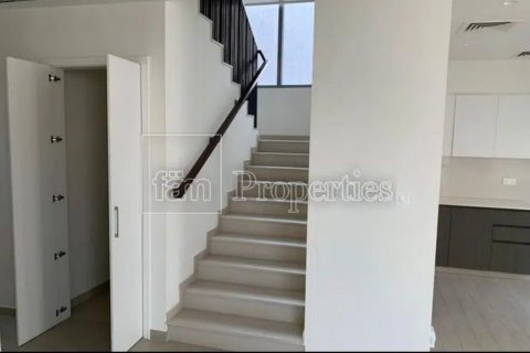 Müüa villa asukohaga Dubai, AÜE: 4 magamistoaga, 546.9 m² Nr 640457 - pilt 2