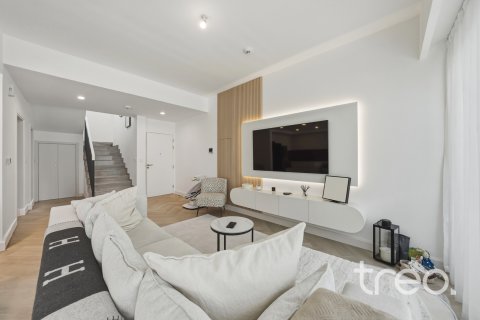 Kamienica na sprzedaż w Dubai, ZEA 3 sypialnie, 181.25 mkw., nr 739257 - zdjęcie 3