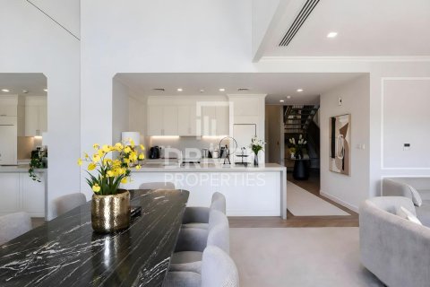 Townhouse in Jumeirah, Dubai, UAE 4 bedrooms, 263.19 sq.m. № 759084 - photo 13