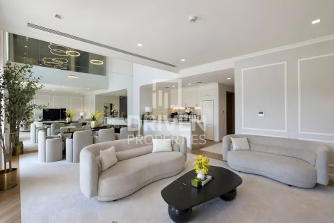 Townhouse in Jumeirah, Dubai, UAE 4 bedrooms, 263.19 sq.m. № 759084 - photo 2