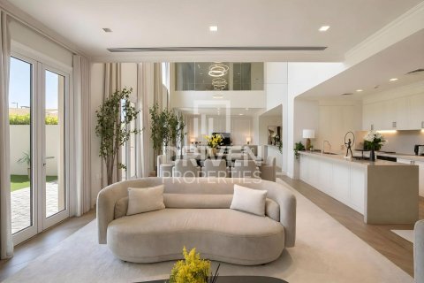 Townhouse in Jumeirah, Dubai, UAE 4 bedrooms, 263.19 sq.m. № 759084 - photo 3