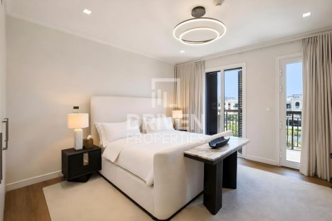 Townhouse in Jumeirah, Dubai, UAE 4 bedrooms, 263.19 sq.m. № 759084 - photo 10
