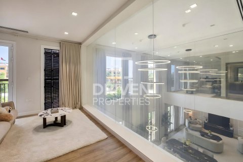 Townhouse in Jumeirah, Dubai, UAE 4 bedrooms, 263.19 sq.m. № 759084 - photo 8