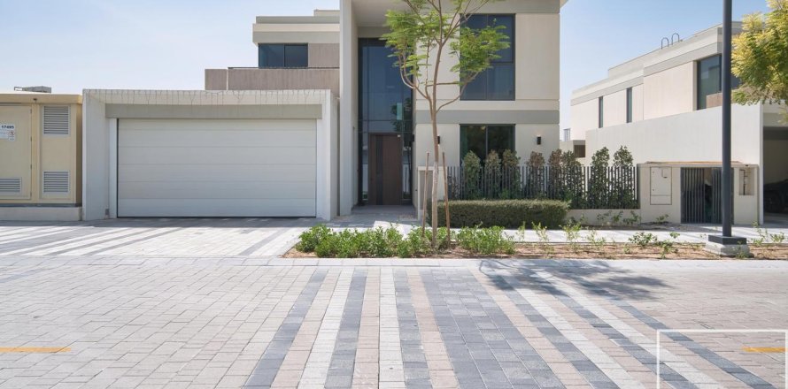 Villa in Tilal Al Ghaf, Dubai, UAE 5 bedrooms, 466 sq.m. № 647431