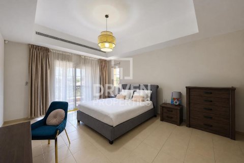 Зняти в оренду віллу в Арабиан Ранчес, Дубай, ОАЕ 5 спалень, 819.03м2, № 746640 - фото 7