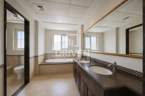 Зняти в оренду віллу в Арабиан Ранчес, Дубай, ОАЕ 5 спалень, 819.03м2, № 746640 - фото 21