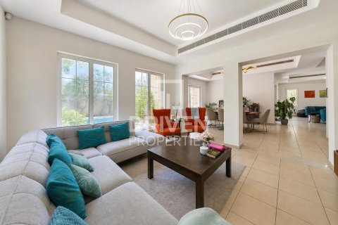Зняти в оренду віллу в Арабиан Ранчес, Дубай, ОАЕ 5 спалень, 819.03м2, № 746640 - фото 4