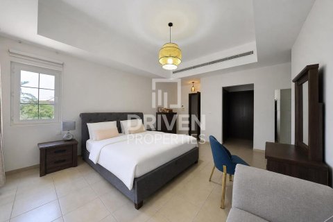 Зняти в оренду віллу в Арабиан Ранчес, Дубай, ОАЕ 5 спалень, 819.03м2, № 746640 - фото 9