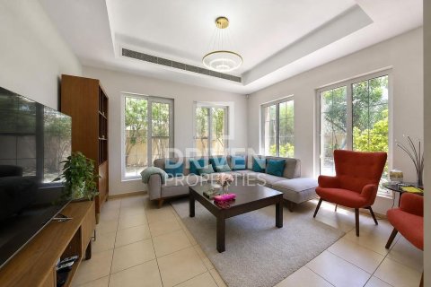 Зняти в оренду віллу в Арабиан Ранчес, Дубай, ОАЕ 5 спалень, 819.03м2, № 746640 - фото 12